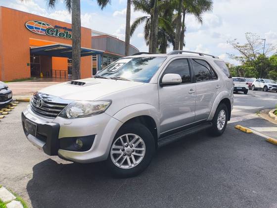 TOYOTA HILUX SW4 3.0 SRV 4X4 16V TURBO INTERCOOLER DIESEL 4P AUTOMÁTICO